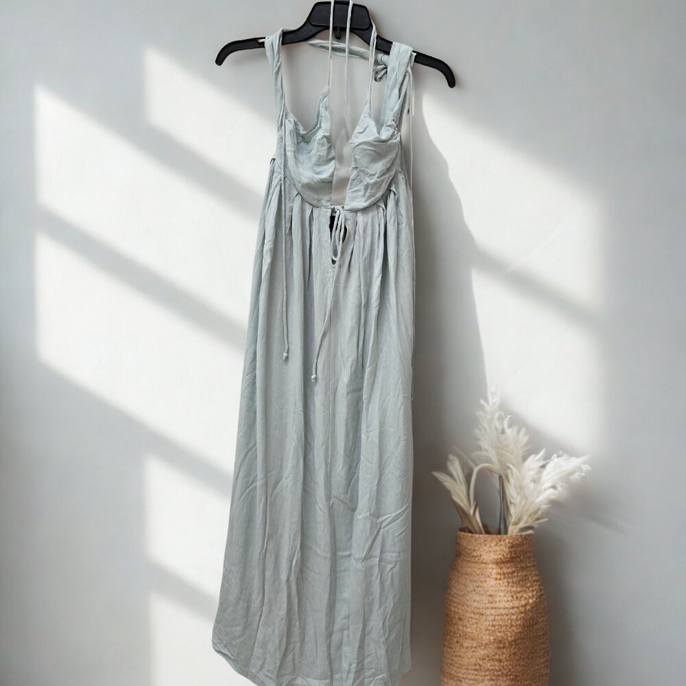🤍 VICI Sage Green Maxi Dress – Flowy Tie-Front Boho Summer Style (Small)